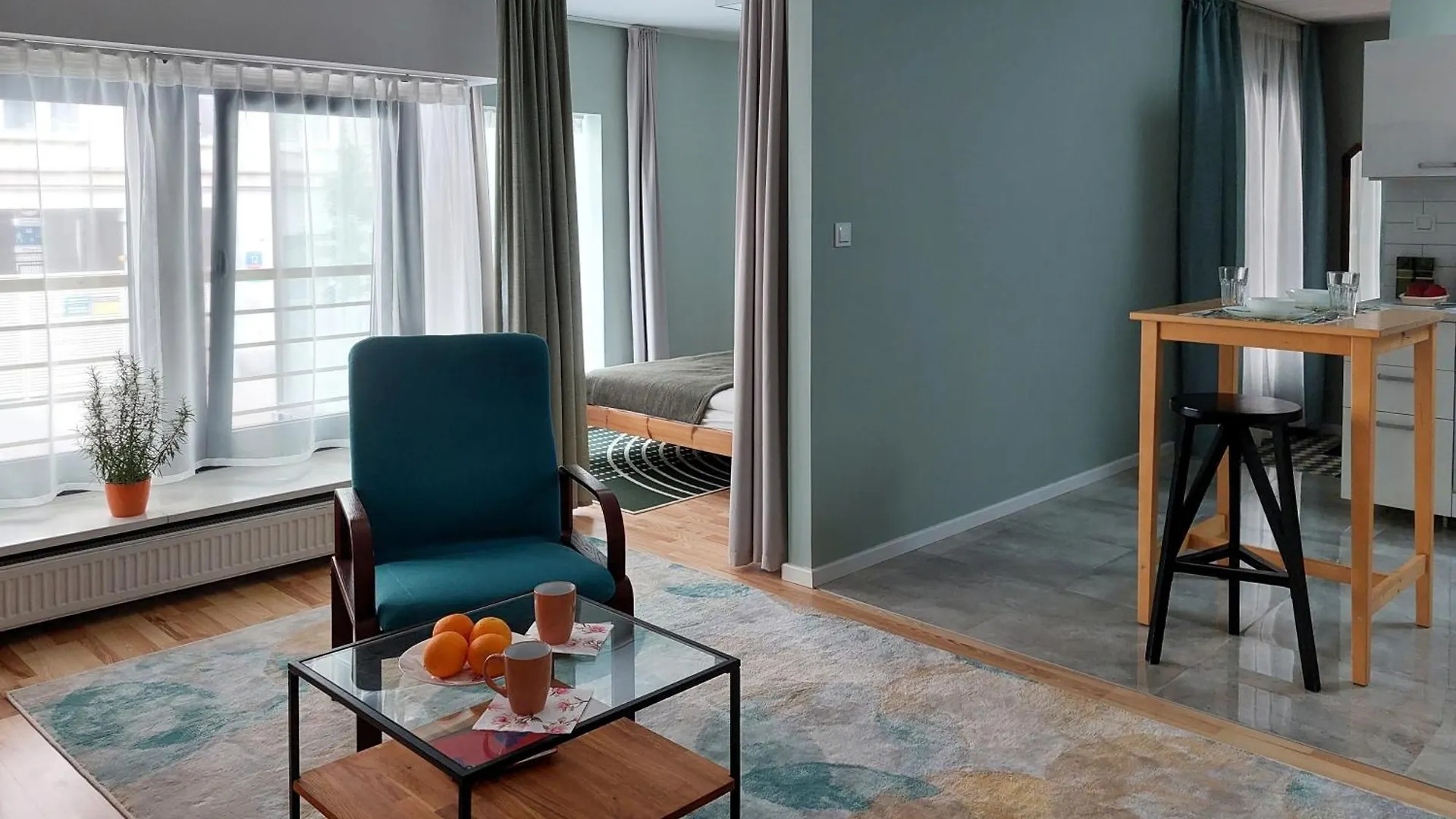 Metro Dzialdowska - Spacious Studio Warsaw Poland