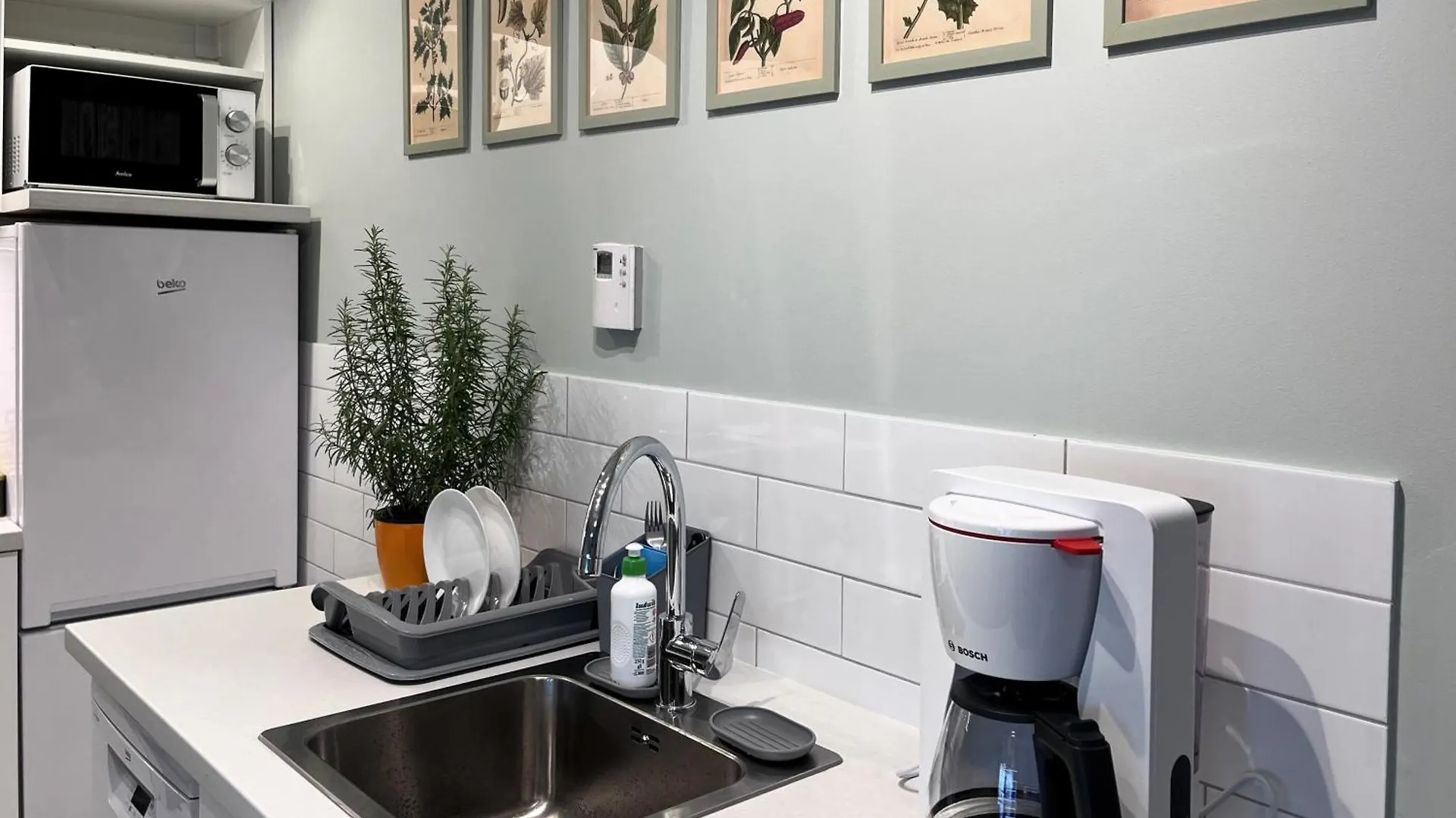 Metro Dzialdowska - Spacious Studio Warsaw Apartment