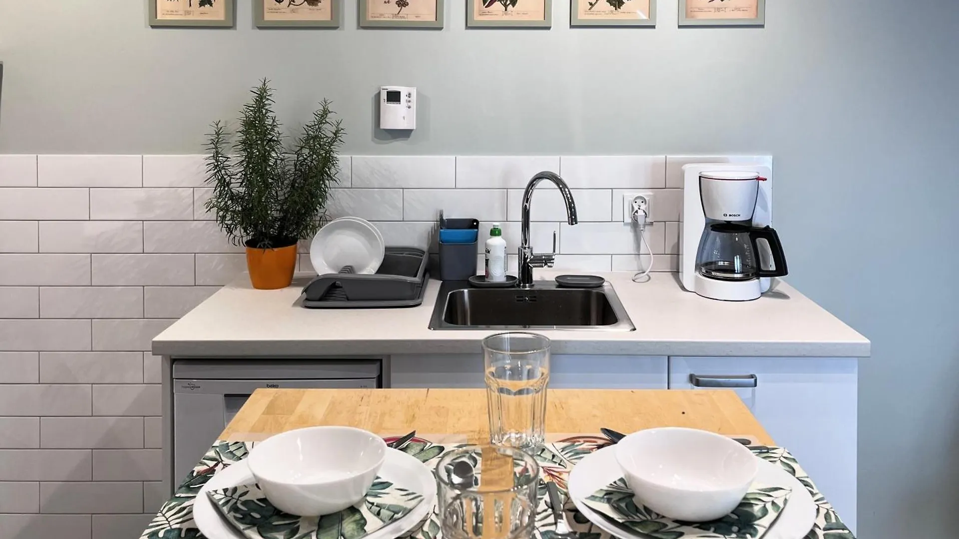 Metro Dzialdowska - Spacious Studio Warsaw Apartment