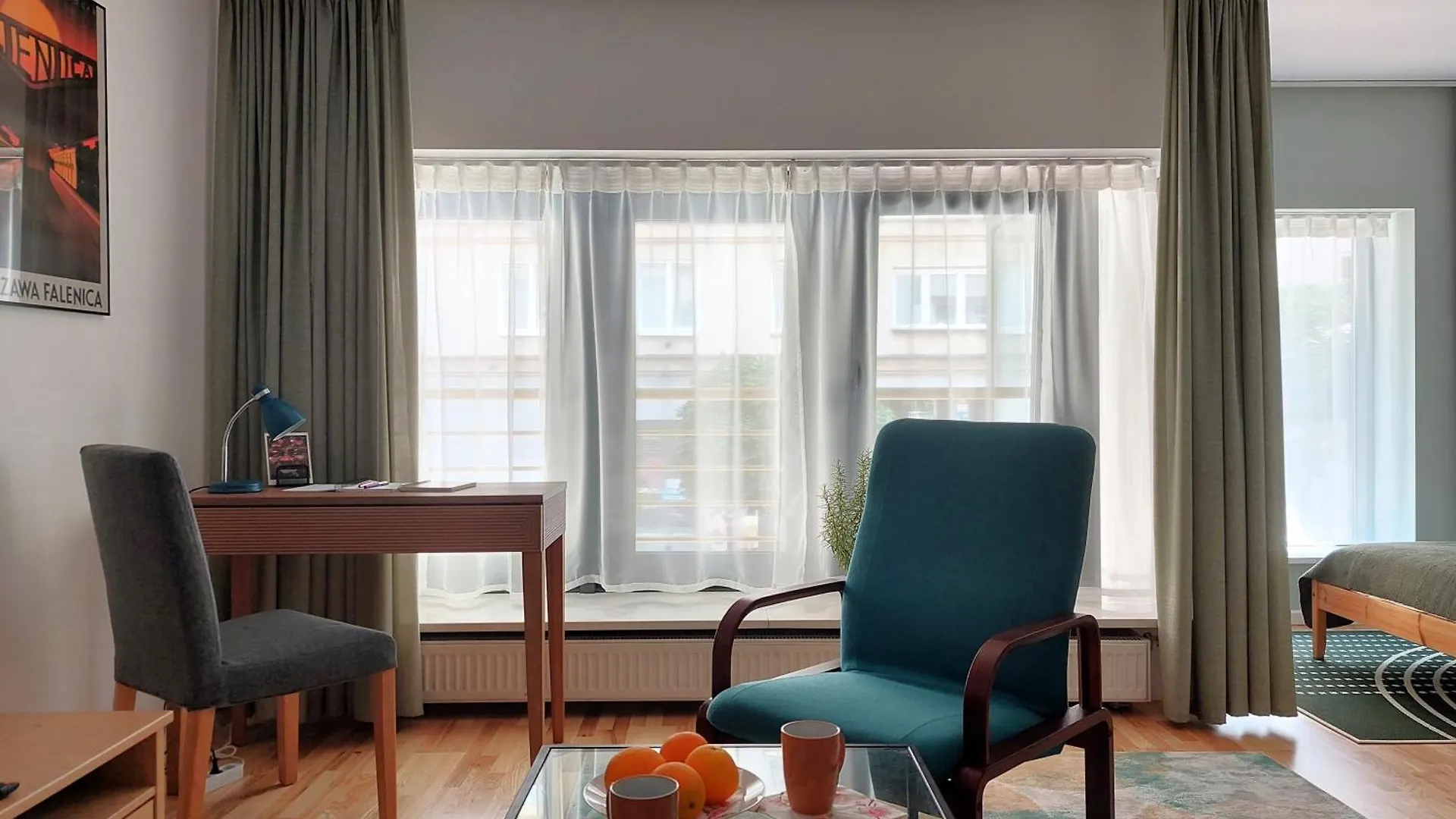 Metro Dzialdowska - Spacious Studio Warsaw Apartment