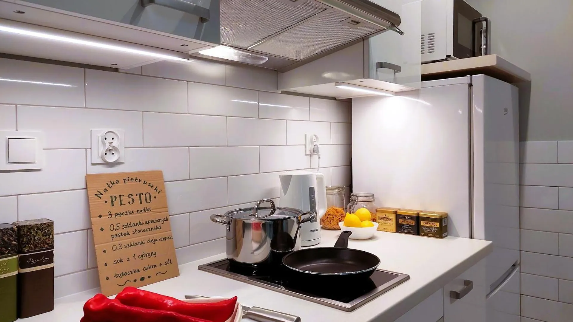 Apartment Metro Dzialdowska - Spacious Studio Warsaw